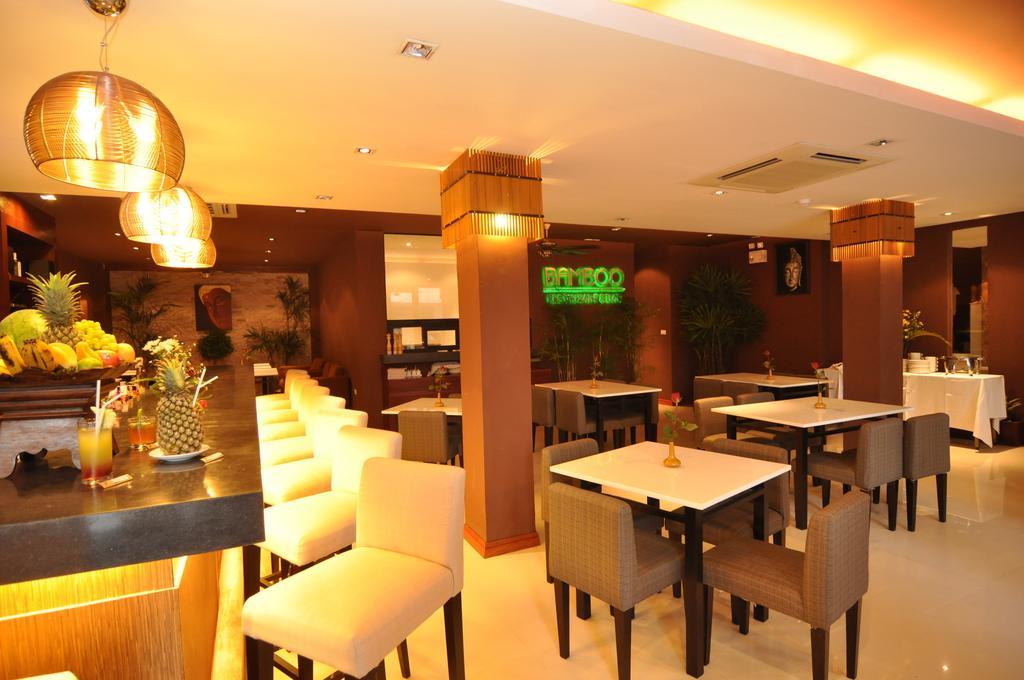 Hemingway'S Hotel Patong Exterior foto